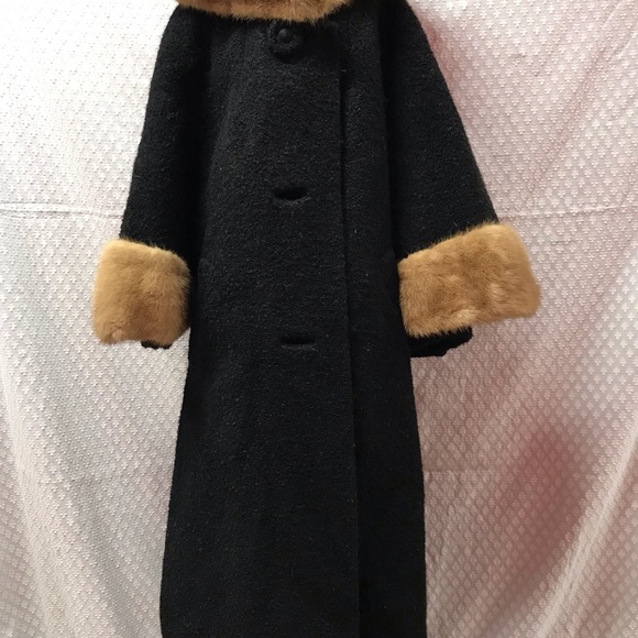 ~SOLD~ Vintage Colbert’s Of Dallas Ankle Length Coat With Fur Trim - Picture 2 of 10